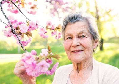Cheers to Spring! 5 Ways for Seniors to Enjoy the Outdoors