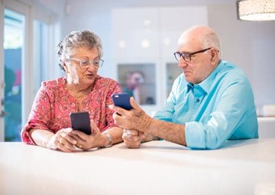 5 Reasons Seniors Struggle with Technology and How to Combat Them