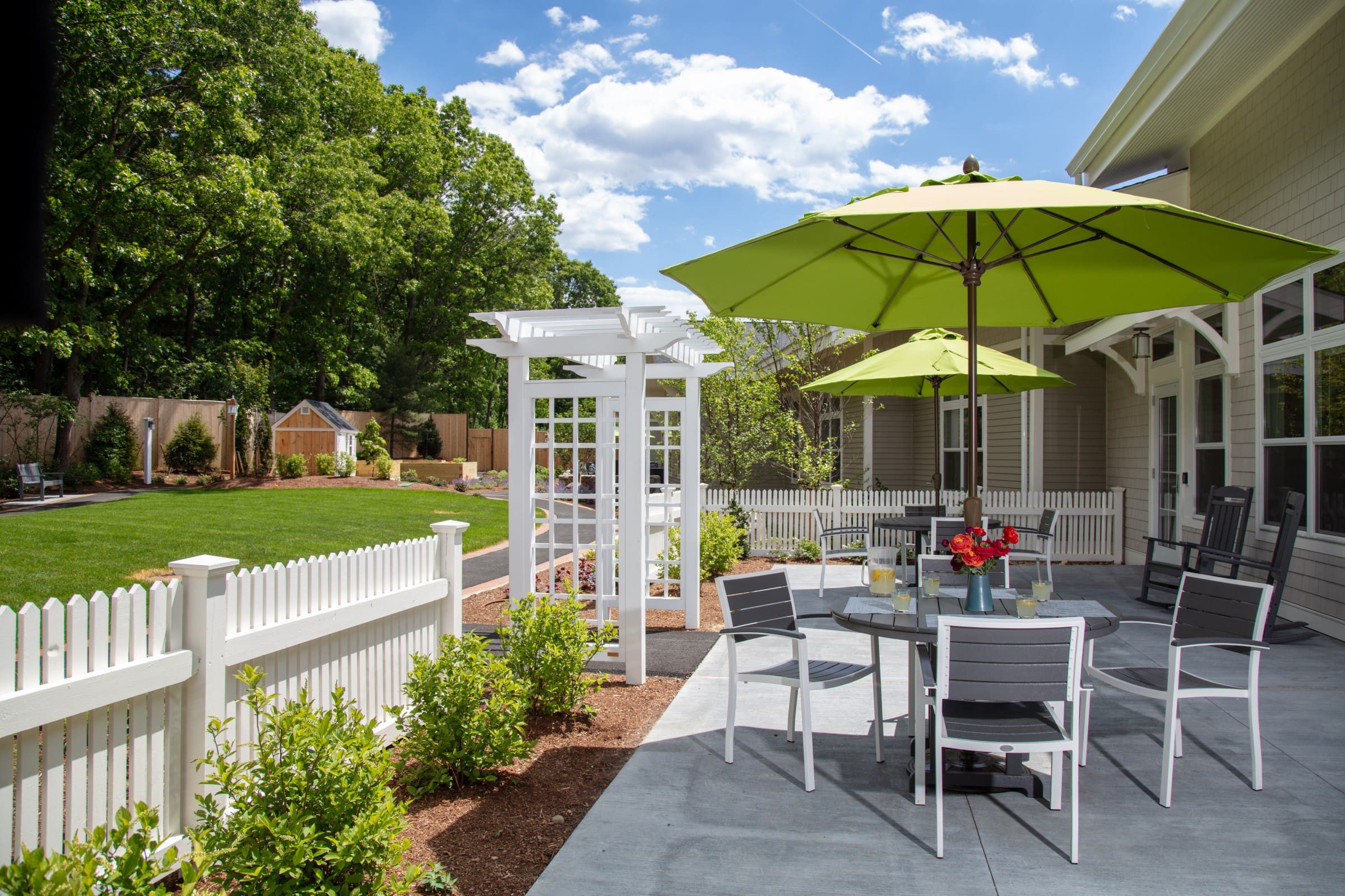 Bridges Lexington Courtyard